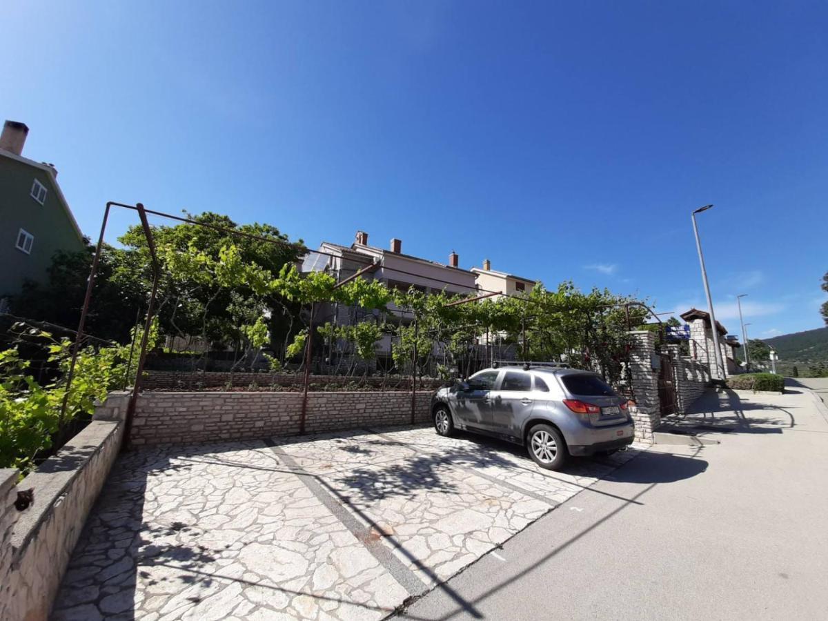 Apartments Renato Muzic Cres Luaran gambar